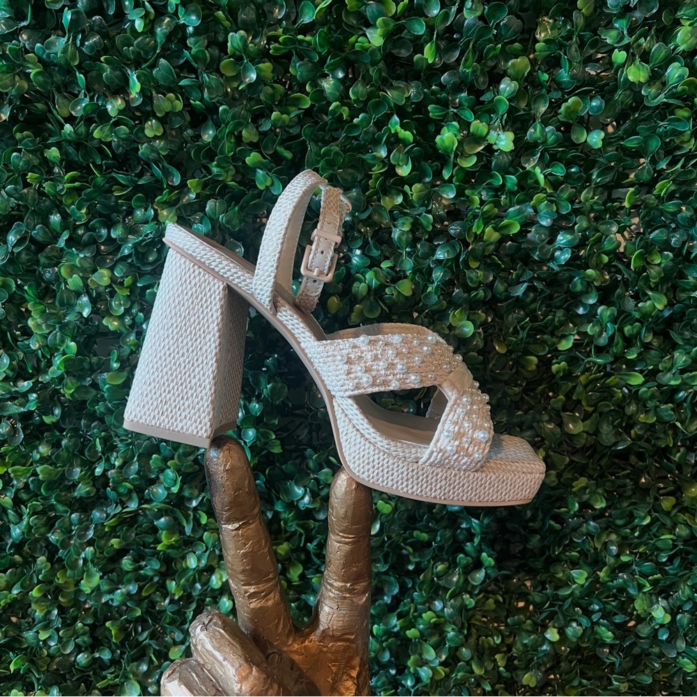 Dolce vita platform new size 7